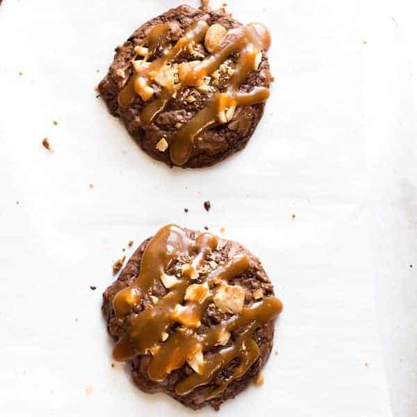 http://iambaker.net/wp-content/uploads/2015/01/Caramel-Cashew-Chocolate-Cookies-FB1.jpg