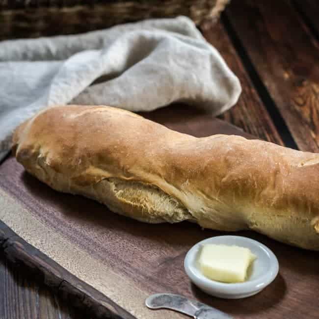 http://iambaker.net/wp-content/uploads/2017/04/6-Ingredient-Simple-Classic-Italian-Bread-Recipe-square-loaf-650x650.jpg