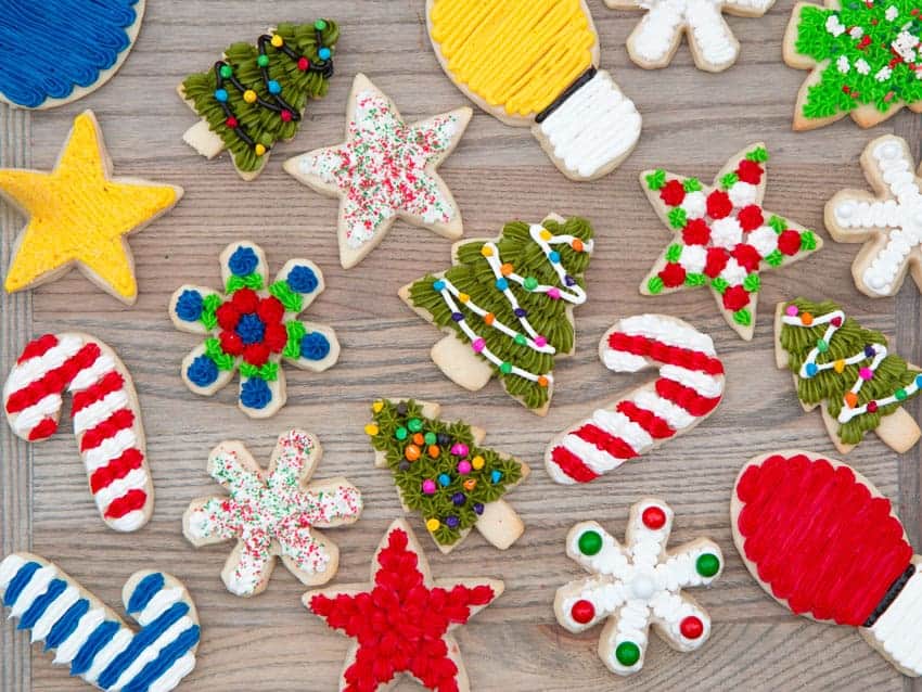 https://iambaker.net/wp-content/uploads/2010/12/christmas-cookies-2.jpg