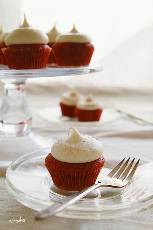 Super-Moist Mini Red Velvet Cakes - Amycakes Bakes