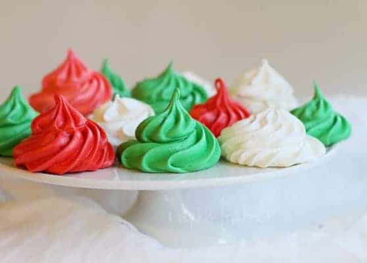 Christmas Meringue Cookies i am baker