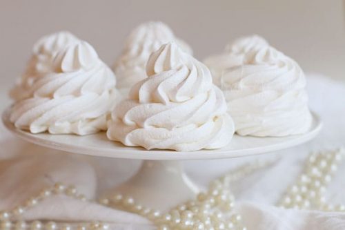 Christmas Meringue Cookies - i am baker