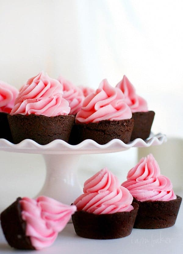 Valentines inspired Chocolate Cookie Cups!