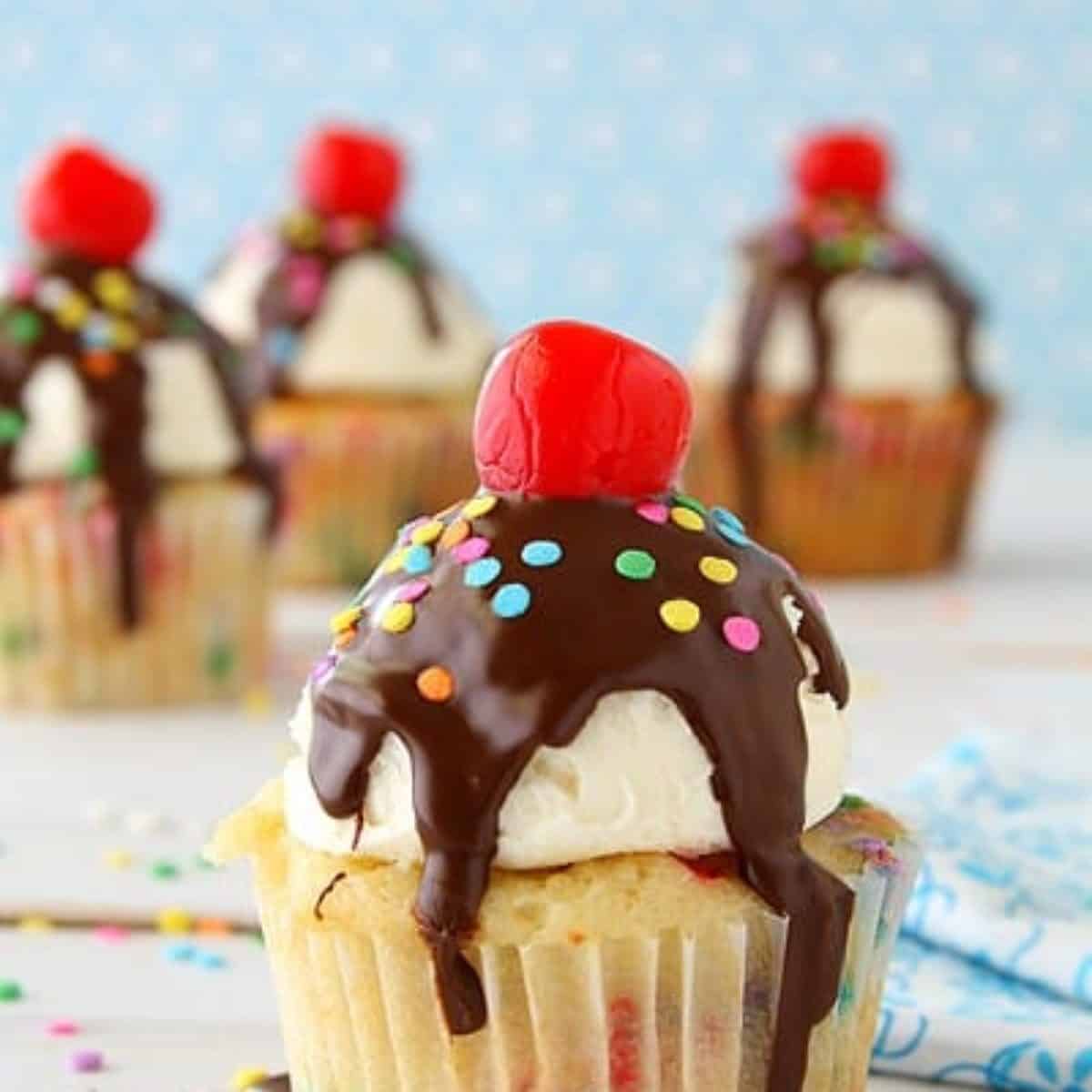 Funfetti-Ice-Cream-Sundae-Cupcakes-6537.jpg