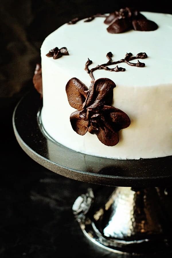 black velvet wedding cake