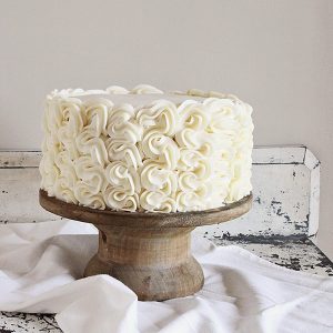 Frilly Cake Decorating: Full tutorial from iambaker.net