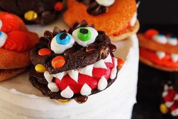 Monster Cake with Monster Cookies {Cookie Decorating Tutorial} #halloween #cookies #cake