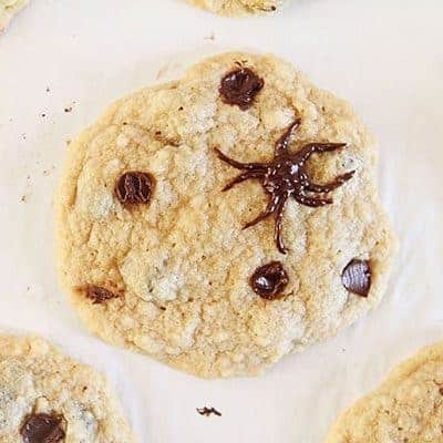 Chocolate Chip Spider Cookies #halloween #spiders #scary #cookies