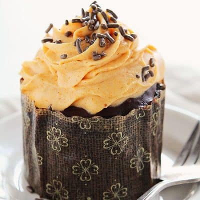 Chocolate Pumpkin Cupcakes with Pumpkin Whipped Cream #cupcakes