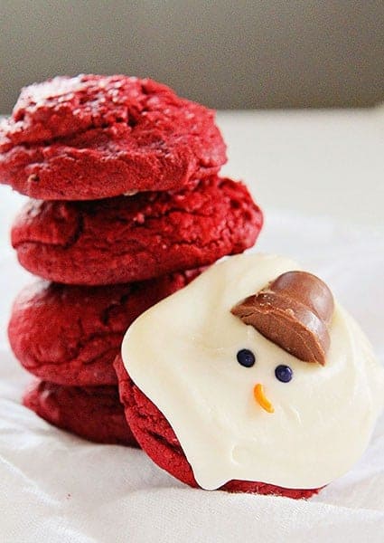 Red Velvet Melting Snowman Cookies!