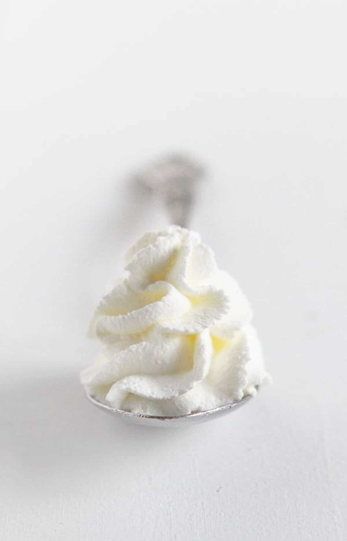 Peppermint Whipped Cream i am baker