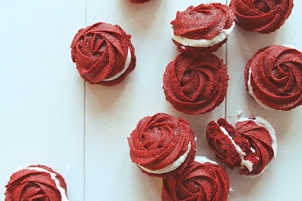 Red Velvet Rose Sandwich Cookies | i am baker