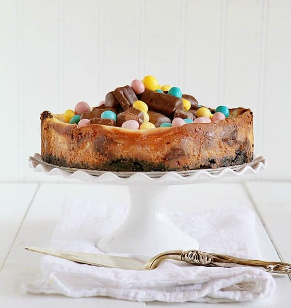 Easter "Dump" Cheesecake #cheesecake #candybarcheesecake #eastercandyideas