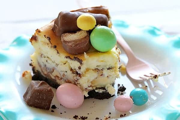 Easter "Dump" Cheesecake #cheesecake #candybarcheesecake #eastercandyideas