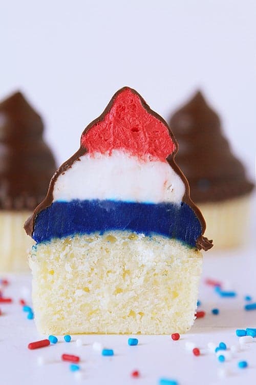 Patriotic Hi-Hat Cupcakes! (with a fun surprise-inside!)