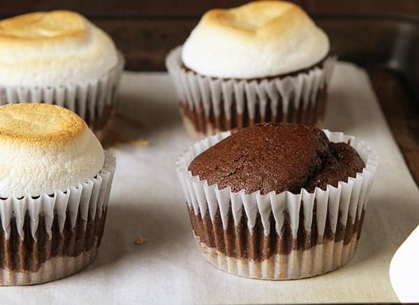 s'mores cupcakes! #chocolate #summerdesserts