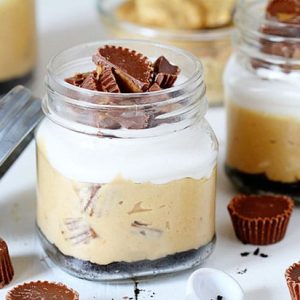 Reese's Peanut Butter Cheesecake in a Jar with Oreo crust!