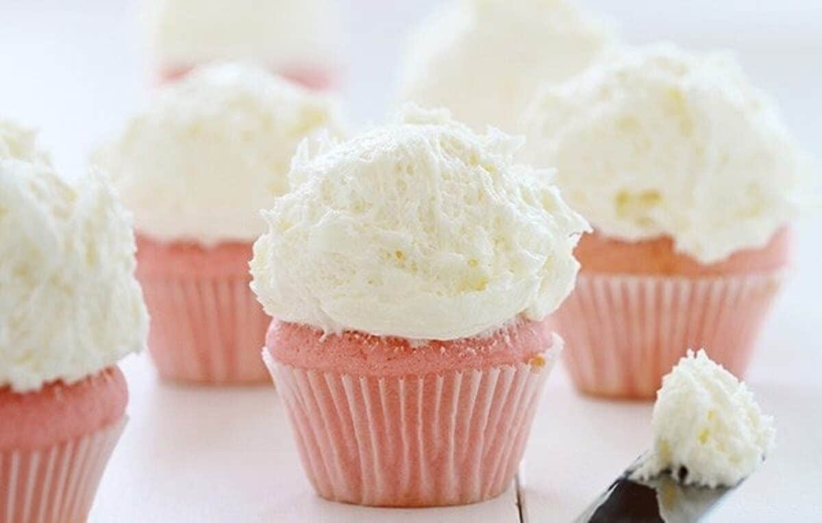 Whipped Vanilla Buttercream {VIDEO} I Am Baker