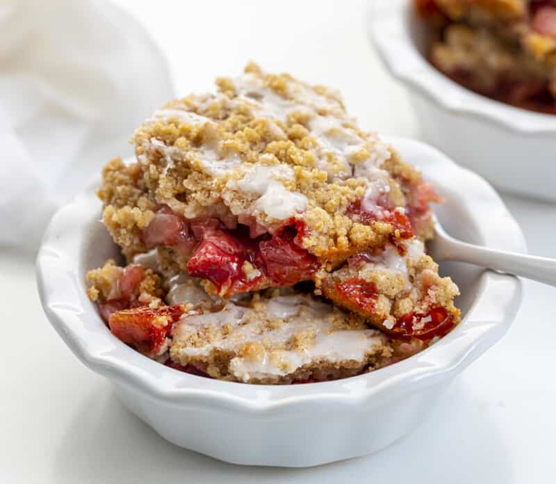 Skillet Strawberry Crumble - i am baker