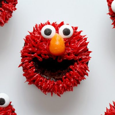 How to Pipe Elmo in Buttercream (video)