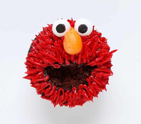 How to Pipe Elmo in Buttercream (video)