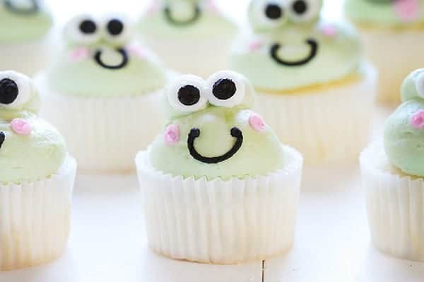 Buttercream Frog Cupcakes!