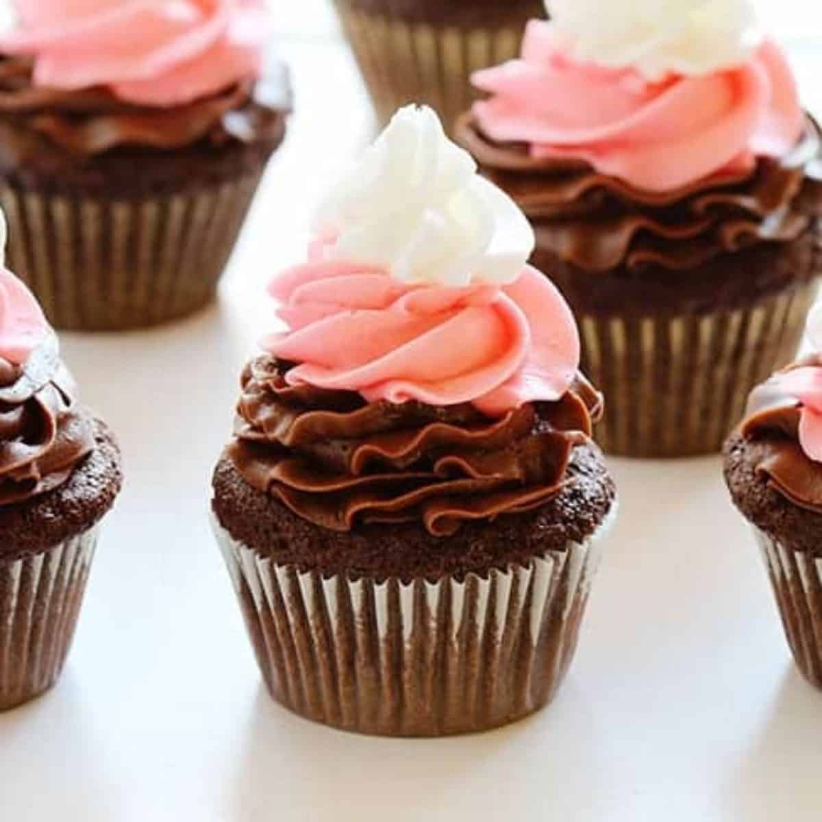 Cupcakes + Cupcake Recipes | I Am Baker