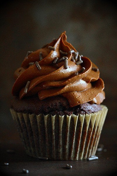 Cream-Filled Chocolate Big Top Cupcake Recipe - (4.1/5)