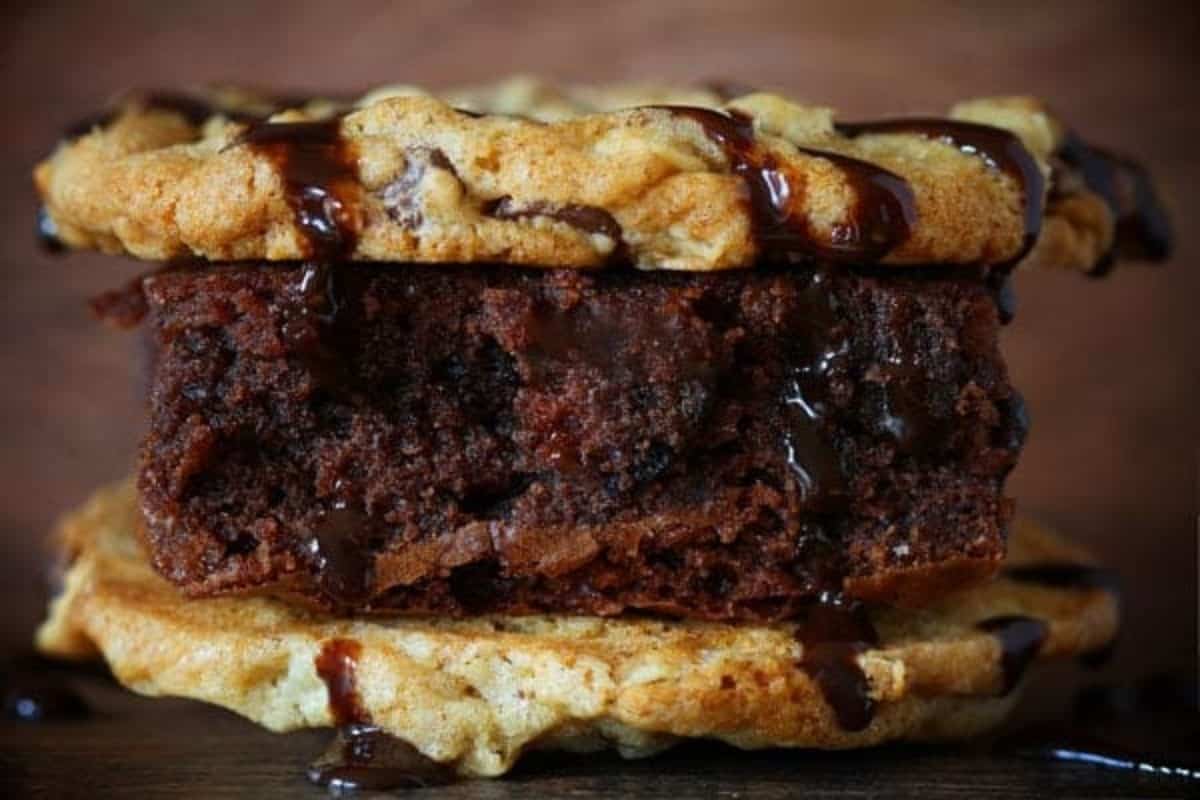 Chocolate Chip Cookie & Brownie Sandwich Crowniewich