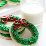 How to make adorable buttercream wreath with a very special decorators tip!