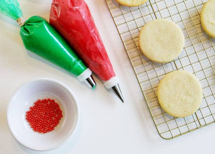 How to Make Christmas Wreath Cookies!