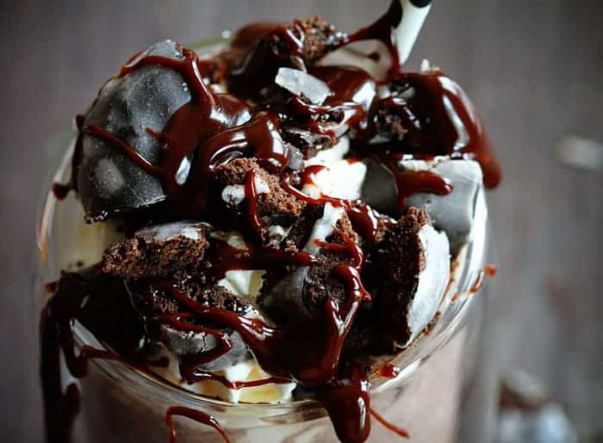 Double Chocolate Donut Shake - i am baker