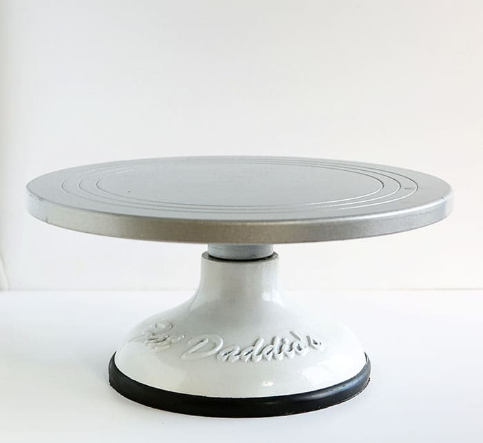 Rotating Cake Stand