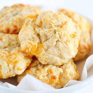 Cheesy Garlic Biscuits - Red Lobster Cheddar Bay Biscuits