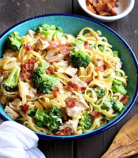 Chicken Fettuccine Alfredo with Bacon and Broccoli | i am baker