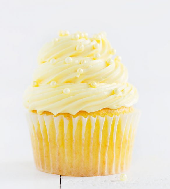 Easy Lemon Cupcakes with Lemon Buttercream | I Am Baker