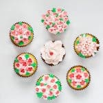 Decorating Cakes & Cupcakes with Russian Tips! So fun!!
