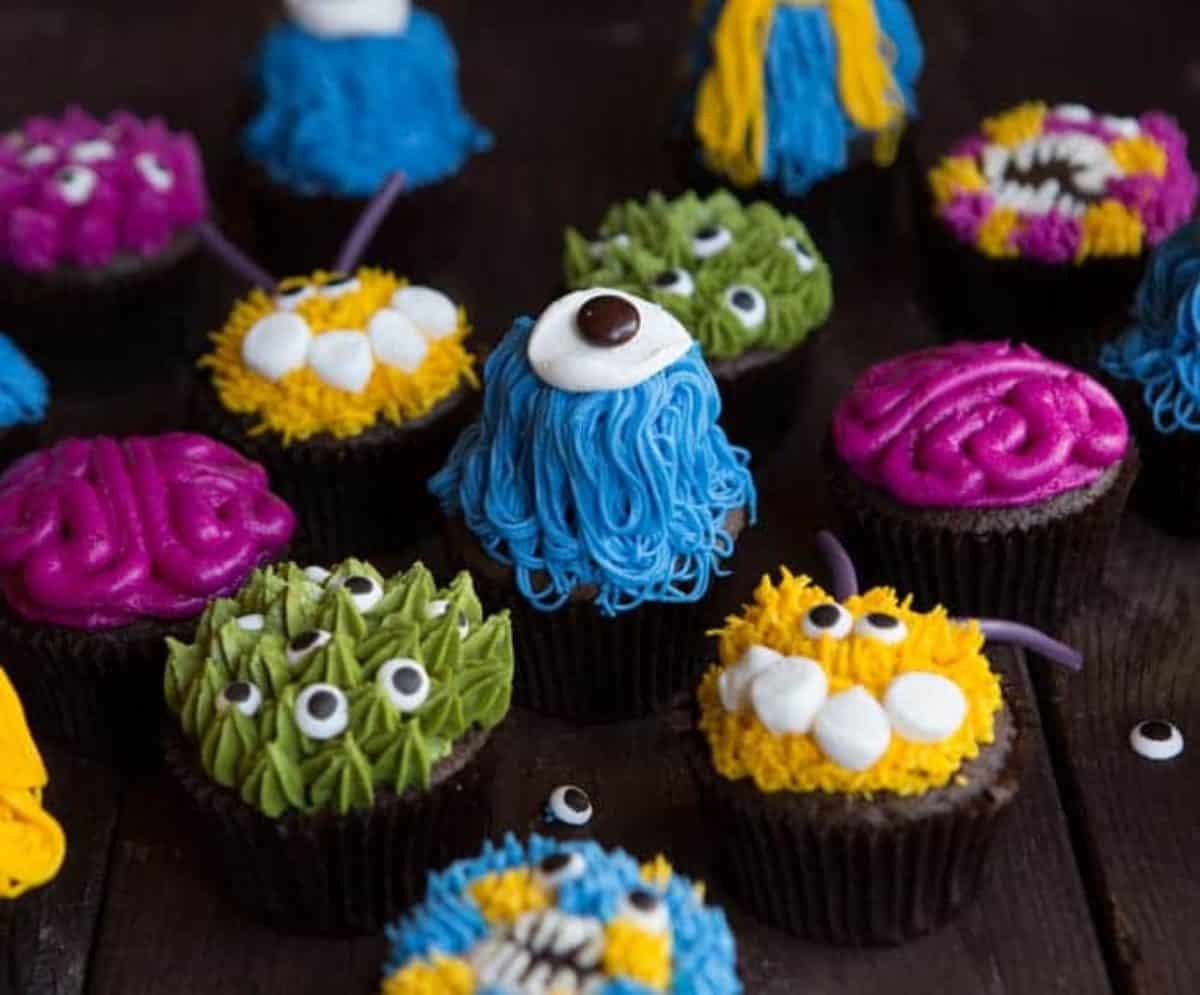 Monster Cupcakes {VIDEO TUTORIAL} i am baker
