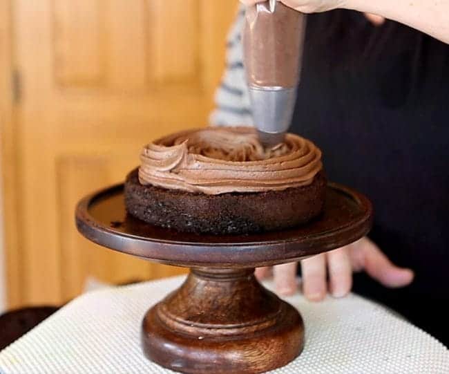 {VIDEO} watch just how easy this stunning cake is to make! iambaker.net