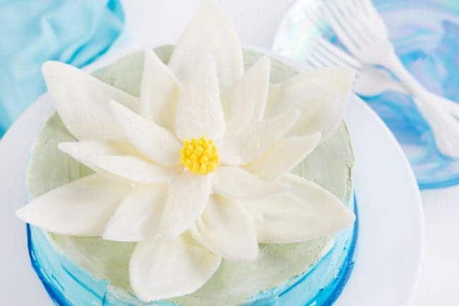 White chocolate petals on a buttercream covered cake!
