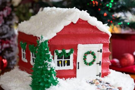 Santa's House Cake - I Am Baker