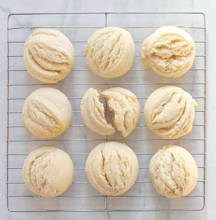 https://iambaker.net/wp-content/uploads/2018/01/Amish-Sugar-Cookies-1.jpg