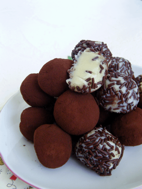 https://iambaker.net/wp-content/uploads/2018/01/white-chocolate-truffles-3-488x650.png