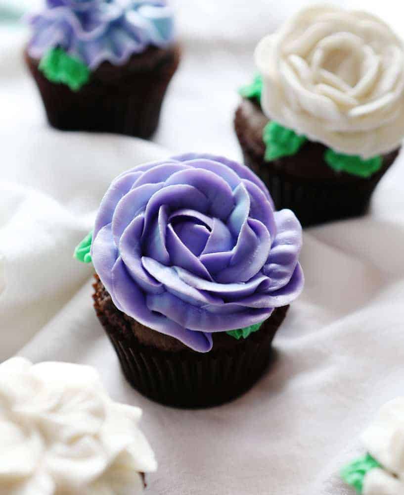 different types of cupcake decorations