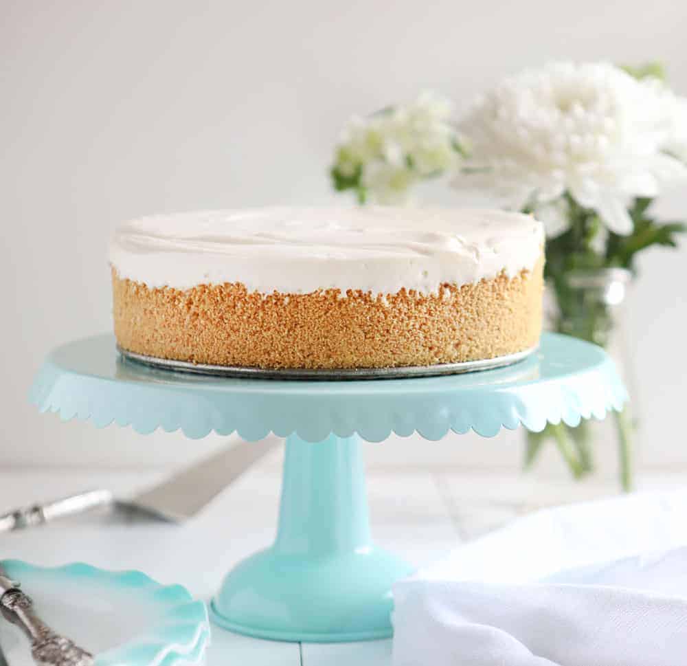 No-Bake Cheesecake on Cake Stand