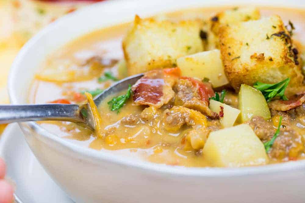 Easy Cheeseburger Soup