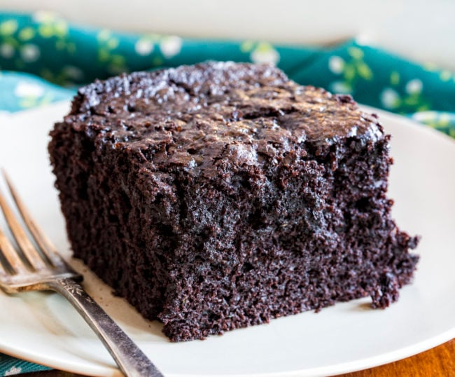 Chocolate Zucchini Cake {HOW TO VIDEO} - i am baker