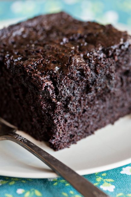 Chocolate Zucchini Cake {HOW TO VIDEO} - i am baker