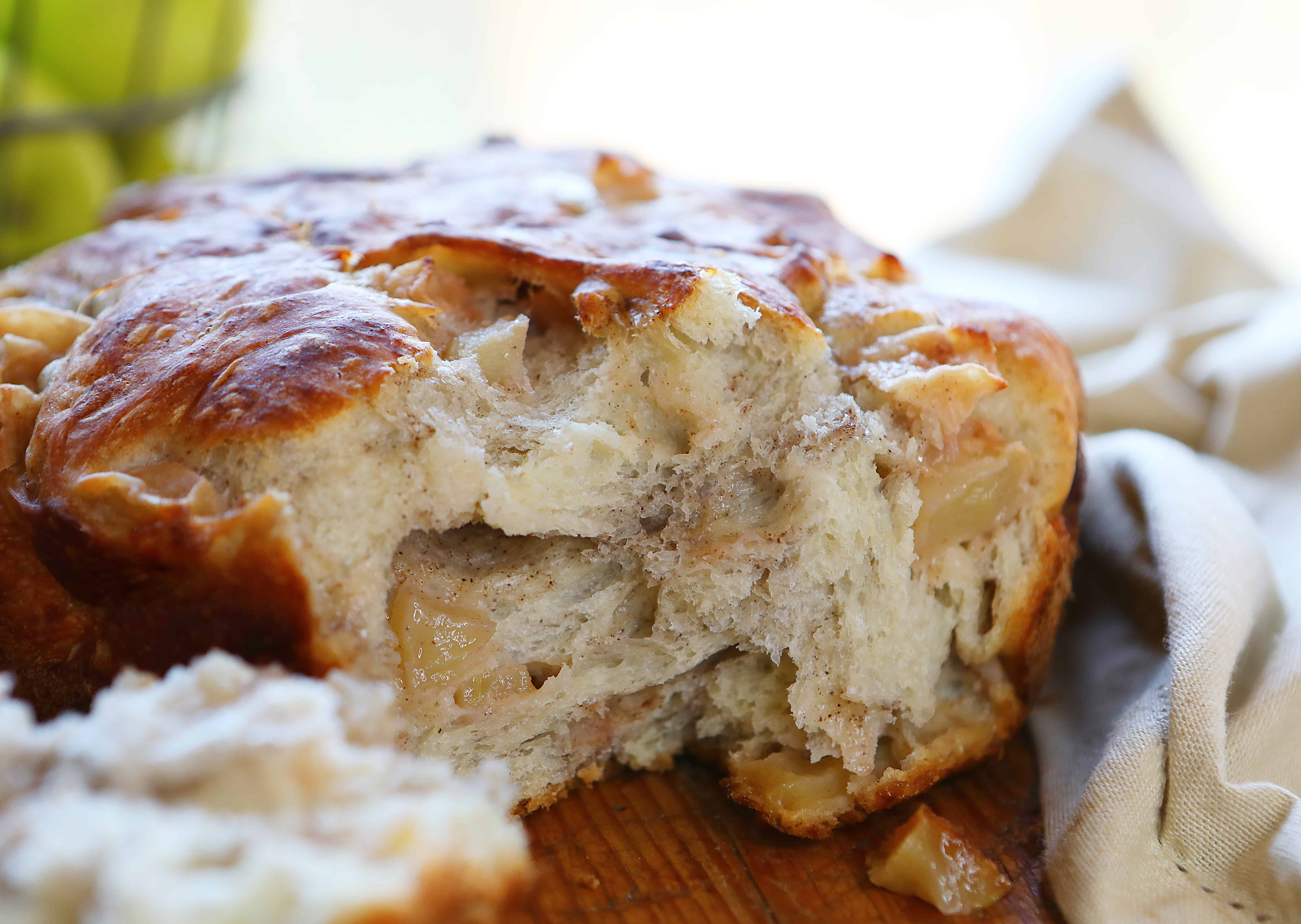 Dutch Oven Bread - Amanda's Cookin' - Yeast Breads