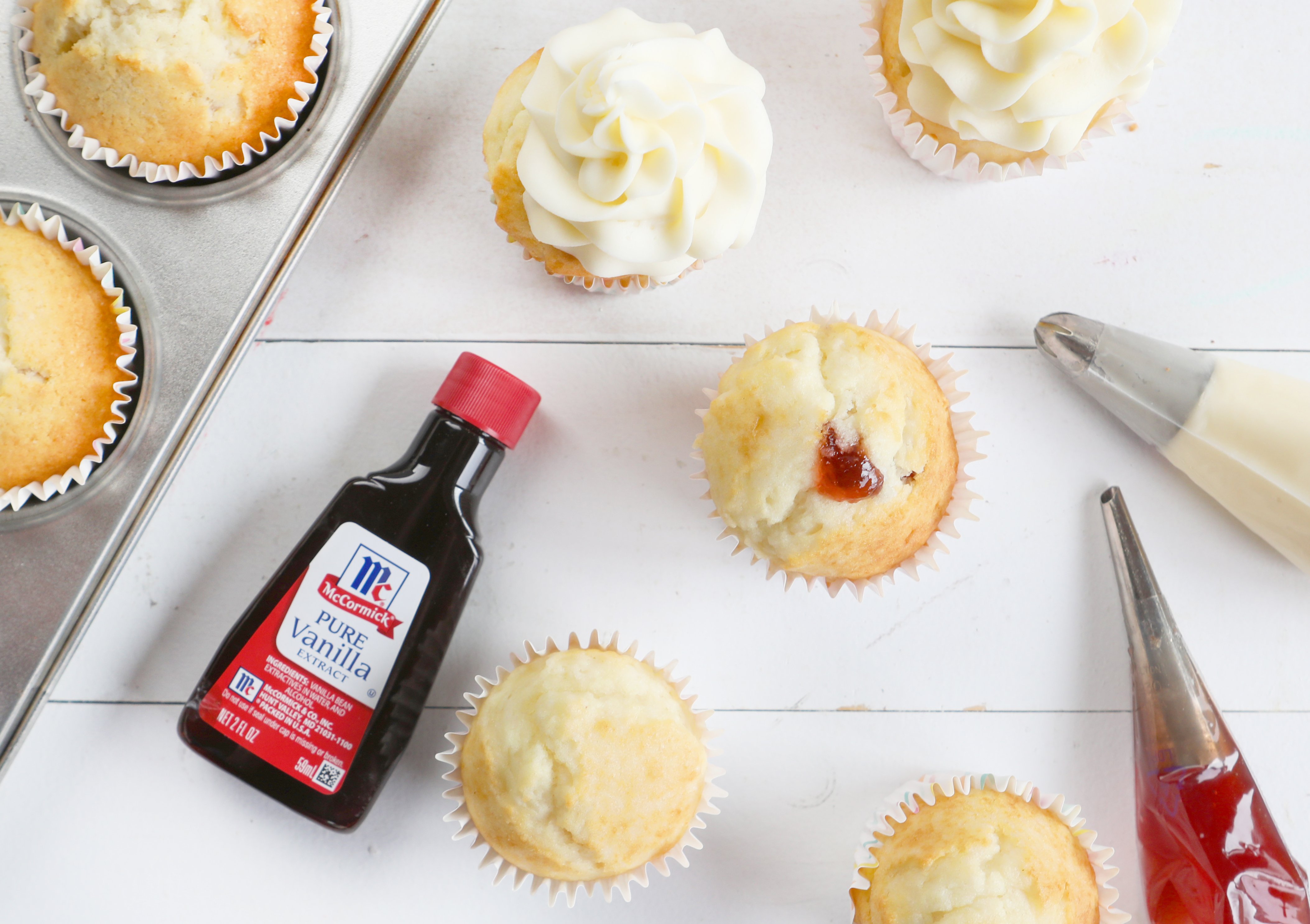 Easy Vanilla Cupcakes with Cream Cheese Frosting